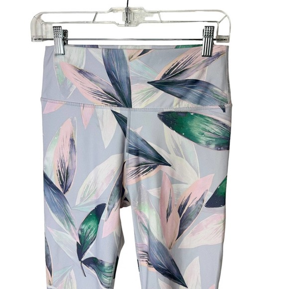 Fabletics Define PowerHold High-Waisted Leggings Womens Floral Stretch Small - Picture 2 of 7